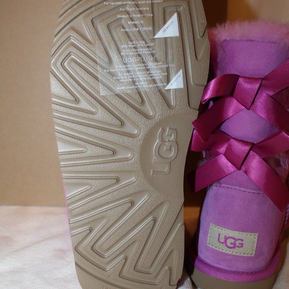 NIB UGG YOUTH 5 6 WOMENS 7 8 BAILEY BOW CLASSIC‎ SHORT SUEDE SHEARLING BOOTS - Picture 6 of 8